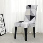 housse de chaise extensible noir blanc triangles 1