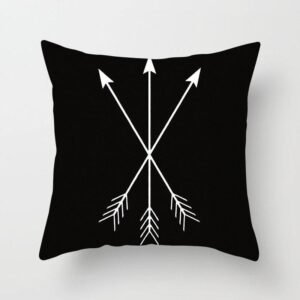 housse de coussin noir trois fleches 1